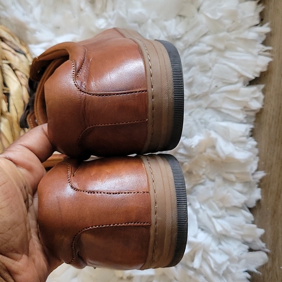 Johnston and Murphy brown sheepskin lace up sneakers - Picture 4 of 11